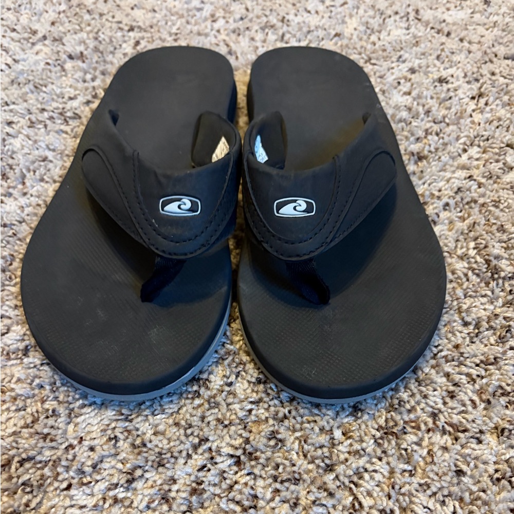 Reef Men's Black Cushioned Flip Flops - Picture 3 of 7